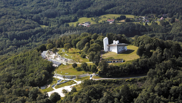 Notre-Dame-du-Haut, Le Corbusier, Charles-Édouard Jeanneret-Gris, Ronchamp, Franche-Comté , France, Colline de Bourlémont